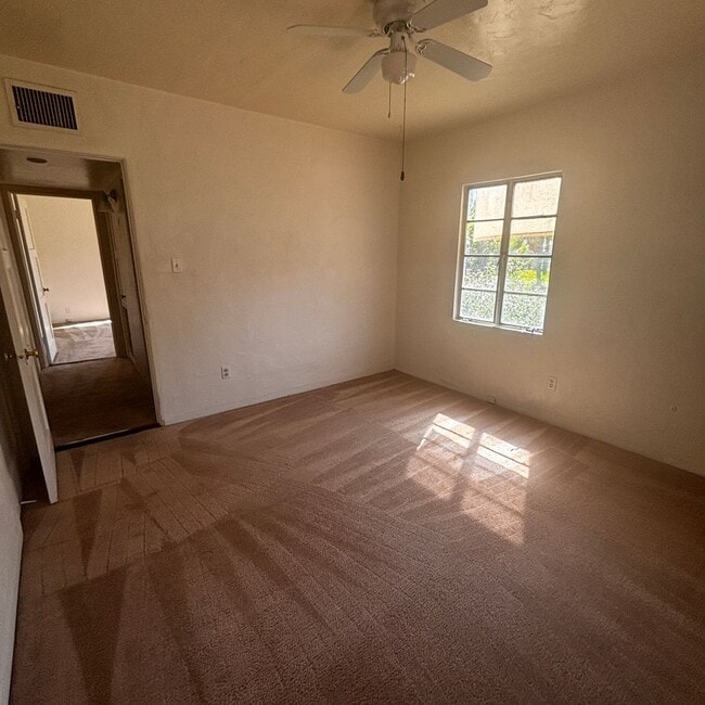 Building Photo - Cozy 2 bedroom 1 bath Tempe Home – Availab...