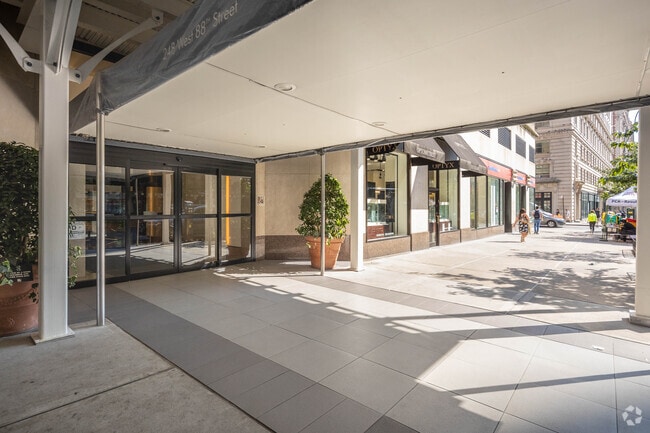 Building Photo - The Montana