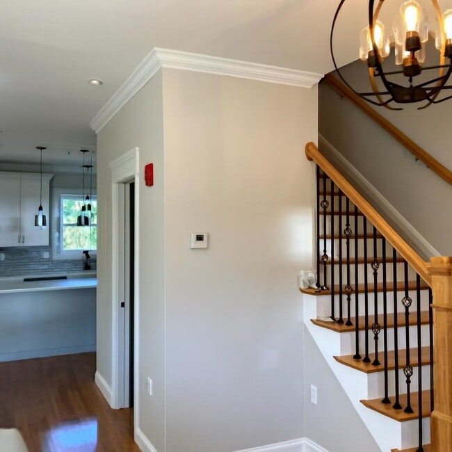 Building Photo - 159 Elm St