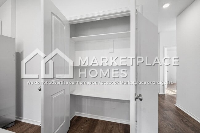 Building Photo - 22 Cedarwood Dr