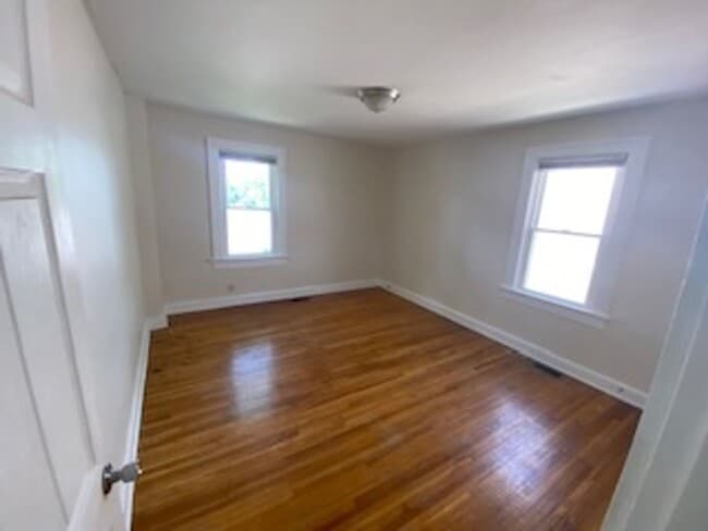 Building Photo - 2535 Deming Ave