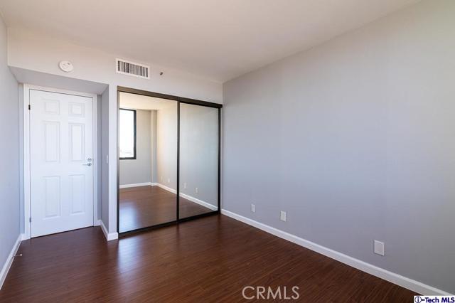 Building Photo - 343 Pioneer Dr