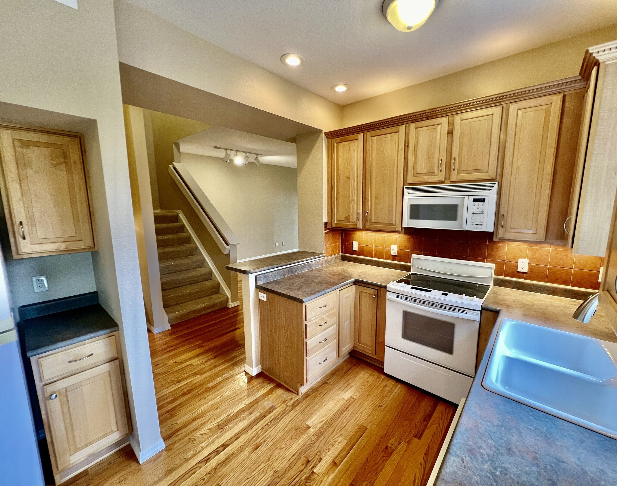 Building Photo - 6502 Silver Mesa Dr