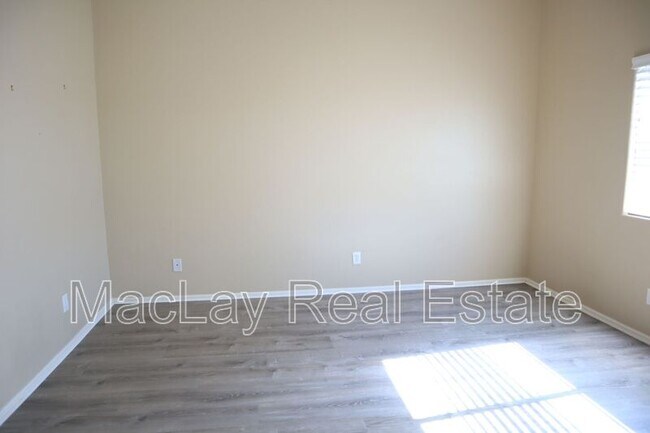 Building Photo - 7265 W Glenn Dr