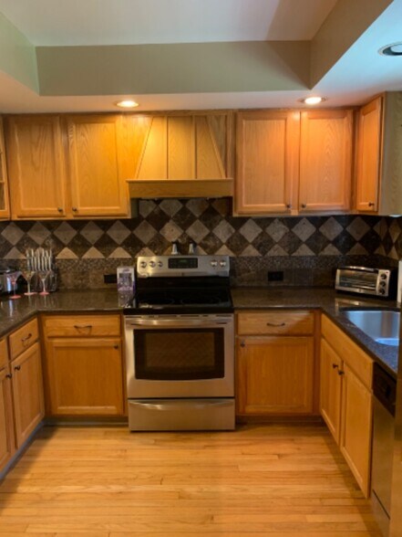 Building Photo - 58 Prospect St