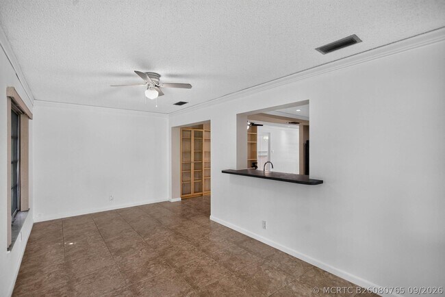 Building Photo - 1010 NW 72nd Terrace