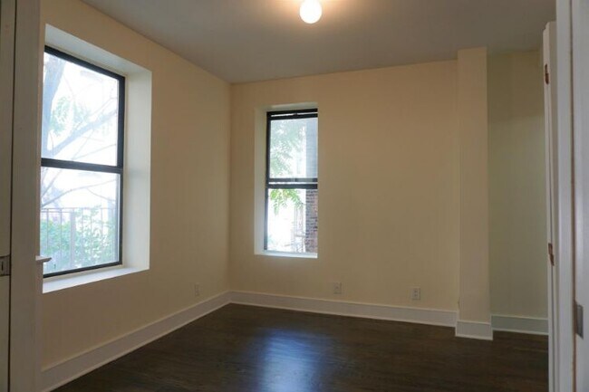 Building Photo - 9 W 110th St