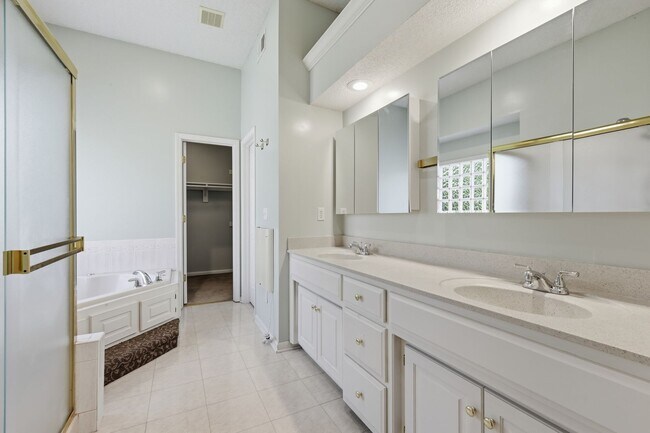 Building Photo - Luxury, Location & Lifestyle—All in One! Executive Home w/ Community Pool
