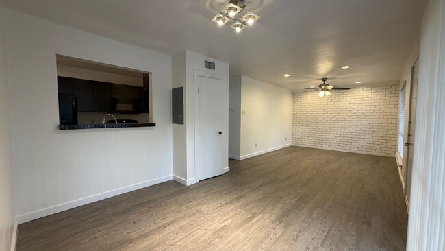 Building Photo - 4123 Avondale Ave