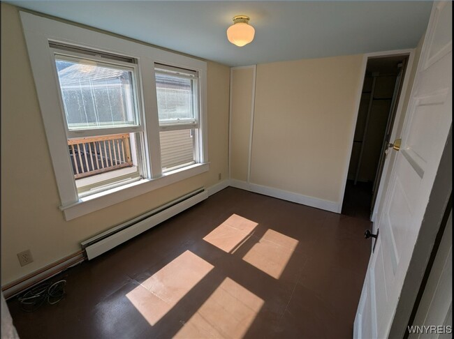Building Photo - 107 Hawley St