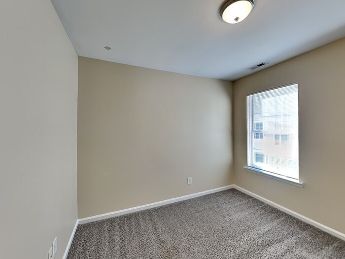 Building Photo - 2921 Deep Cove Dr NW