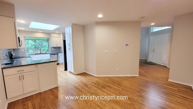 Building Photo - 9205 NE 128th Ln