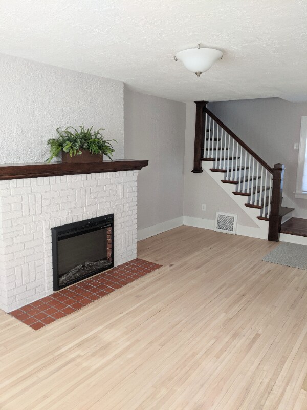 Building Photo - 1438 Kilbourn St