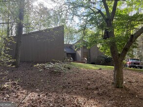 Building Photo - 507 Bridlepath Ln