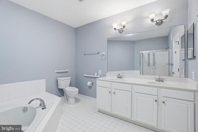 Building Photo - 7871 Rolling Woods Ct