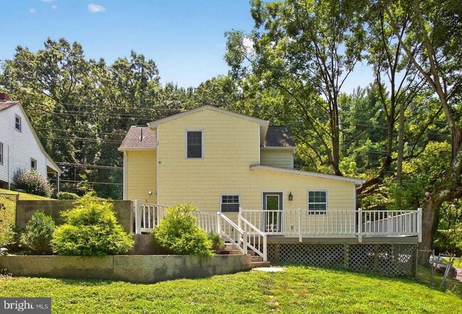 Building Photo - 11920 Frederick Rd
