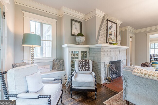 Building Photo - 1878 Cambridge Ave