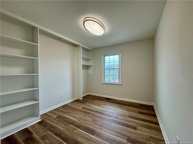 Building Photo - 1837 Glenwick Dr