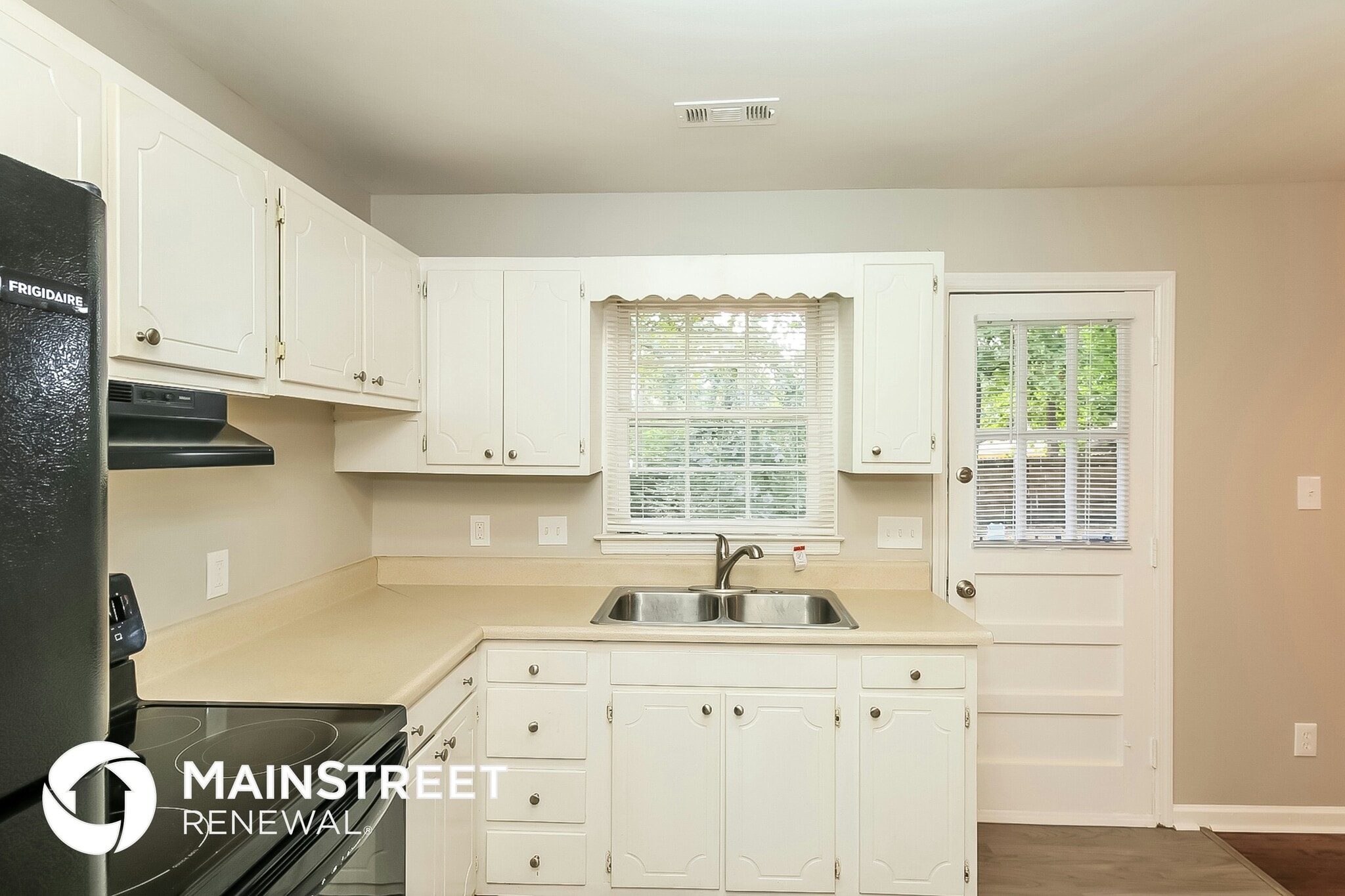 Building Photo - 1546 Plover Rd