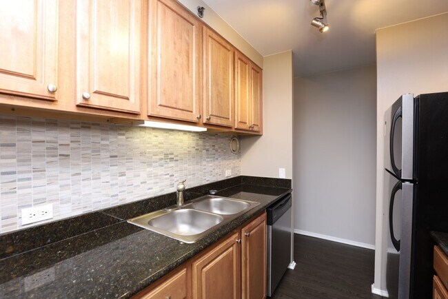 Building Photo - 4334 N Hazel St