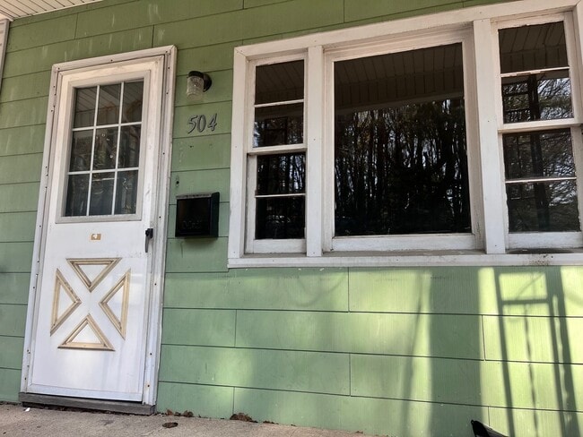 Building Photo - Single Family Rental in the heart of Minersville