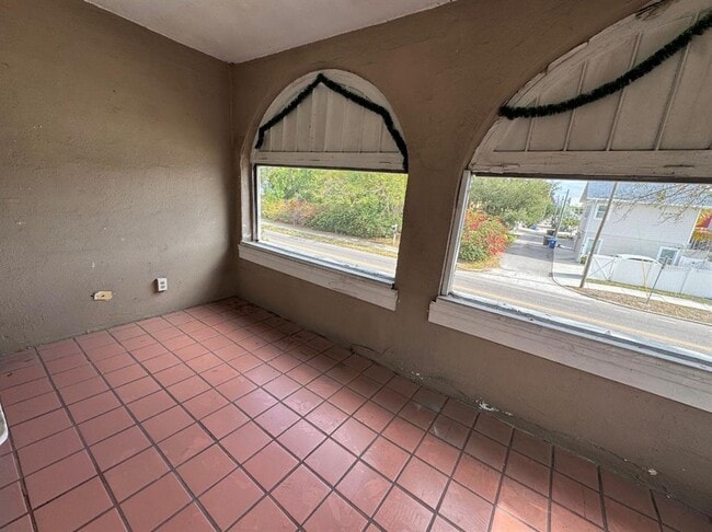 Building Photo - 1310 28th St N