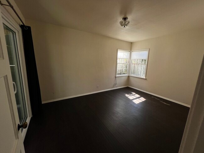 Building Photo - 10716 Northgate St