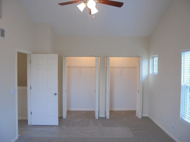 Building Photo - 1065 Manchester Cir