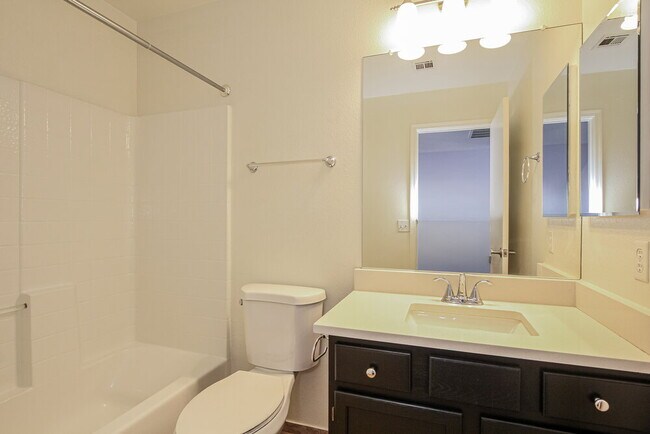 Building Photo - 116 W Monona Dr