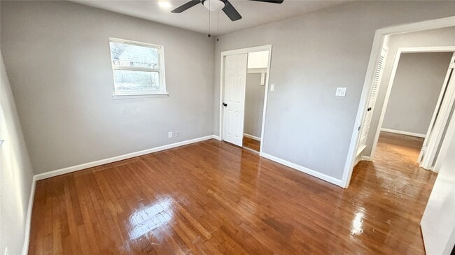 Building Photo - 4200 Kenwood Ct