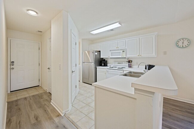 Building Photo - 987 Blue Stem Dr