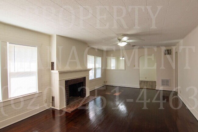 Building Photo - 2 Bedroom 1 Bath