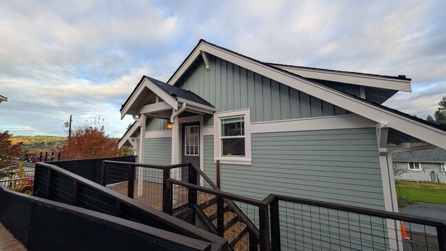 Building Photo - 26616 NE Valley St