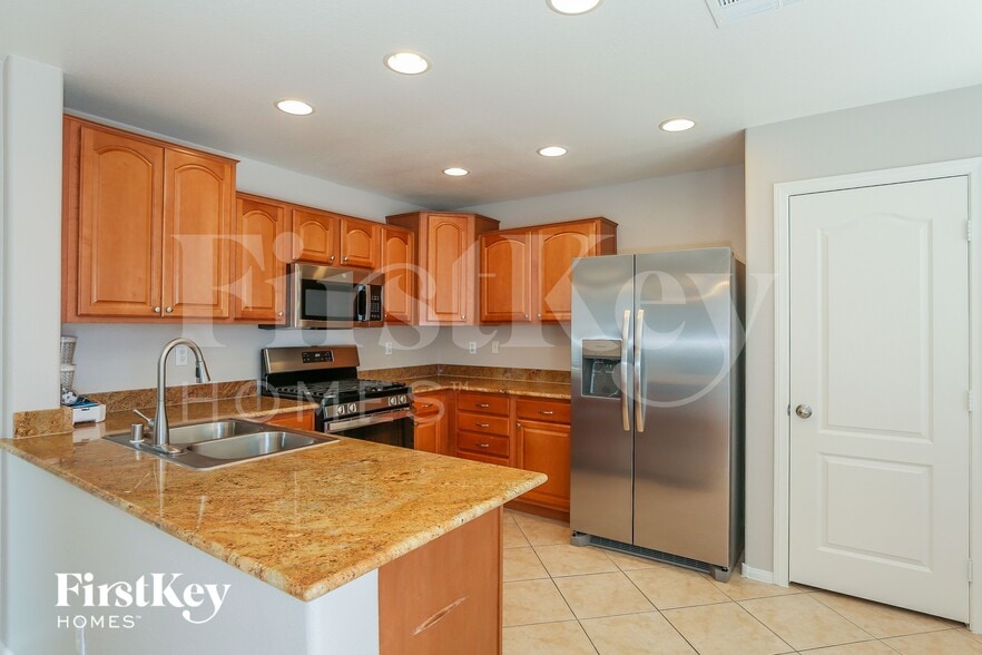 Building Photo - 7616 Highland Pony St