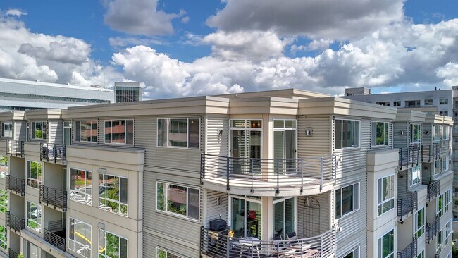 Building Photo - 2bd/1.75ba Bellevue Condo