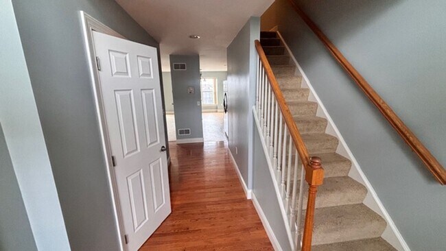 Building Photo - $2,000 townhome for rent Swatara township 3 bed 2.5 baths