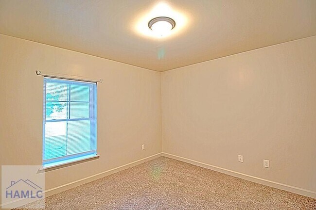 Building Photo - 5781 E Oglethorpe Hwy