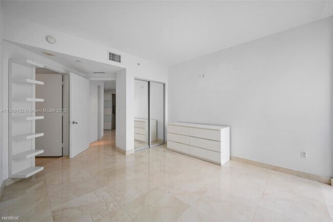 Building Photo - 2 br, 2.5 bath Condo - 1331 Brickell Bay D...