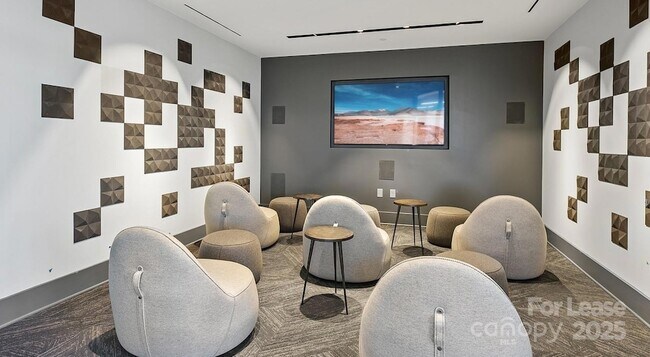 Building Photo - 4425 Sharon Rd