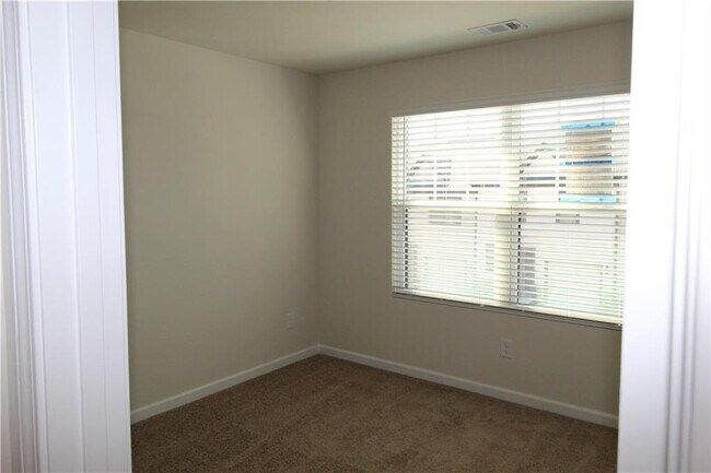 Building Photo - 6513 Mountain Home Way