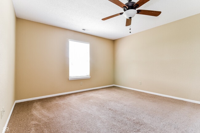 Building Photo - 2736 Woodfield Blvd