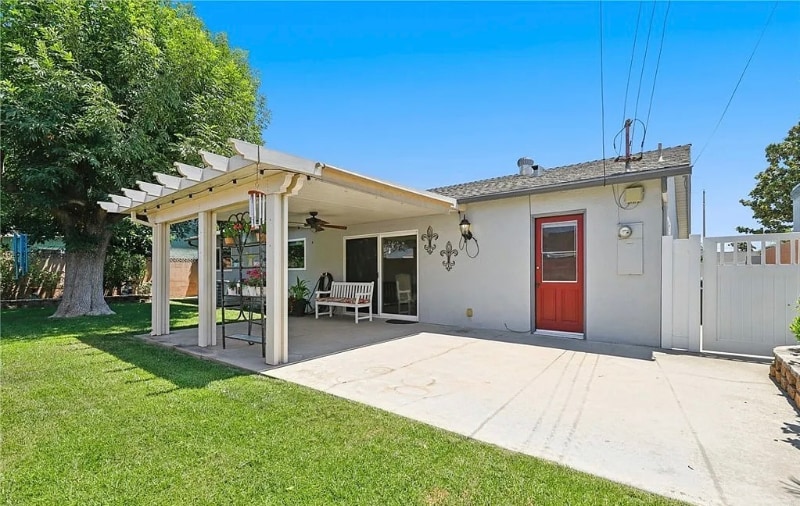 Building Photo - 2205 E Quincy Ave