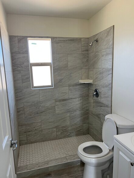 Building Photo - 4859 E Waverly St