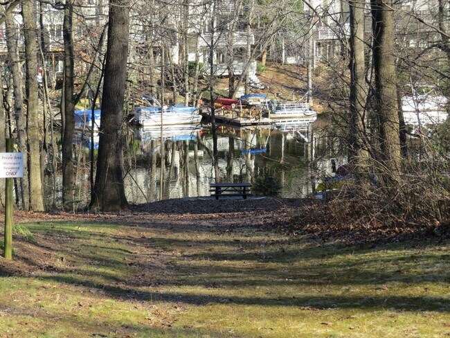 Building Photo - Updated 1800+ sq/ft 3 bdrm 2.5 bath end unit townhome