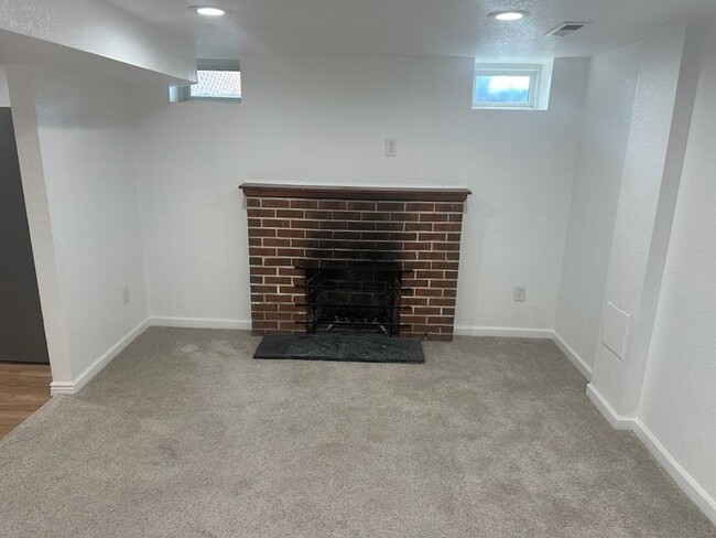 Building Photo - Wonderful updated basement apartment avail...