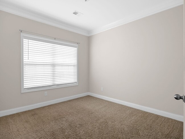Building Photo - Beautiful 4 BR, 2 BA Home, 2 Car Garage wi...