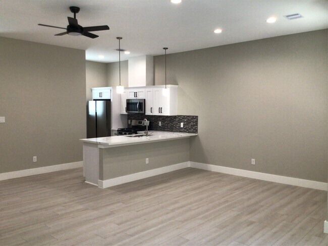 Building Photo - 2109 Marnel Rd