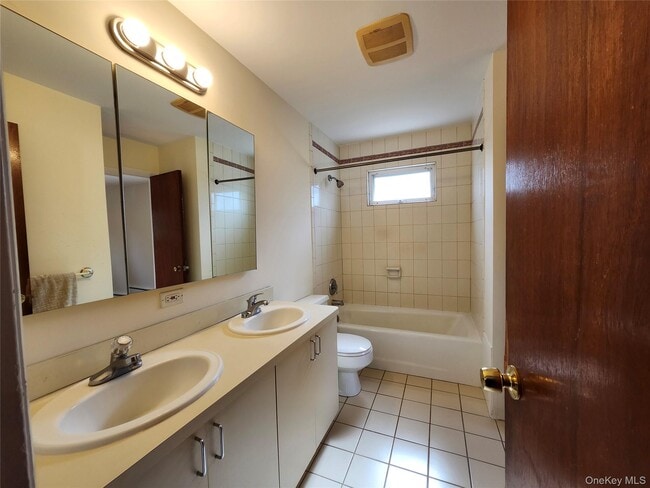Building Photo - 33 Graywood Rd