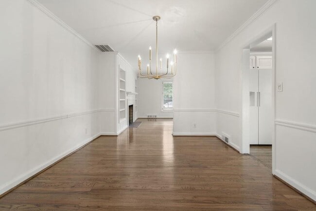Building Photo - 2151 Radcliffe Dr NW