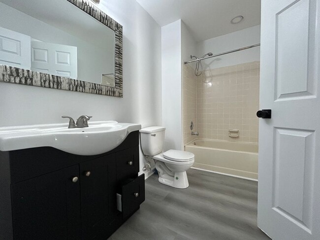 Building Photo - 658 Corsica Ave